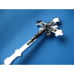 Krzyż metalowy stojący tradycyjny kolor srebrny 17,5 cm